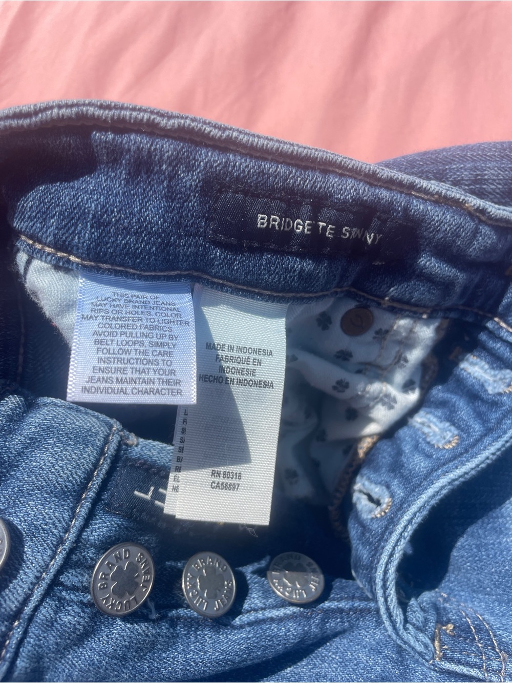 Lucky Brand Medium Blue Button-Fly Cropped Jeans Size 6 - Picture 3 of 9